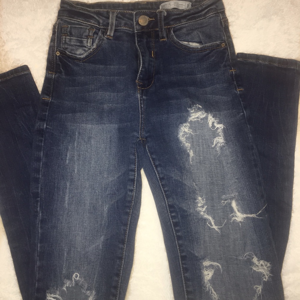 Highrise very distressed jeans